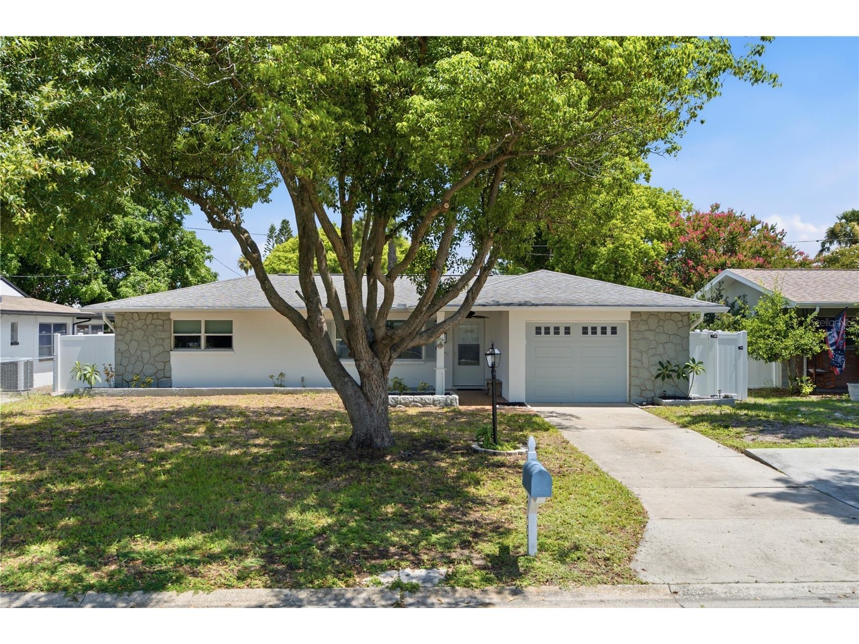 2190 Scotland Drive Clearwater FL 33763 TB8525180 image1