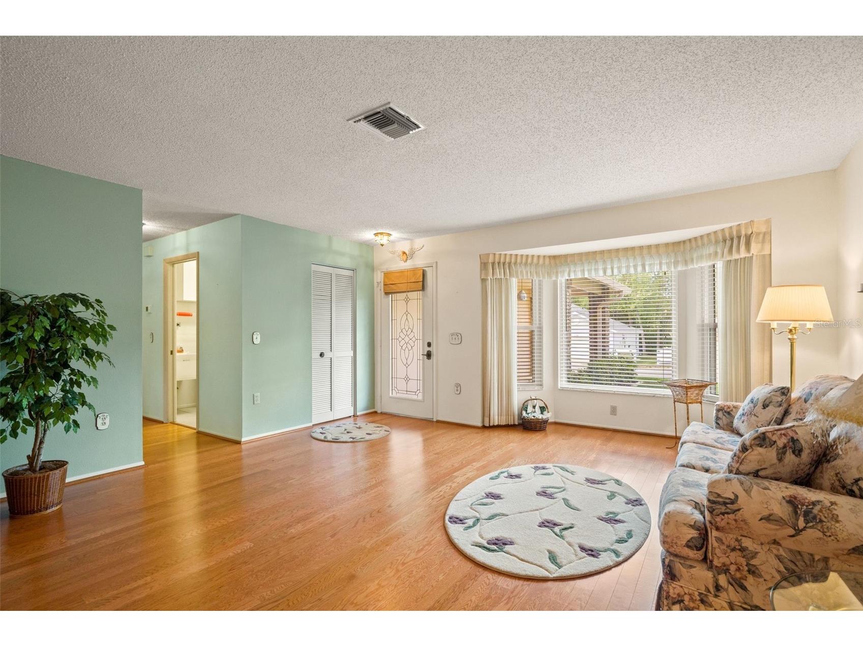 2192 Carriage Lane Spring Hill FL 34606 W7883677 image1