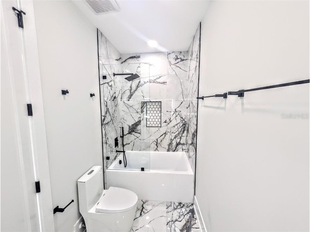 2194 Fruitville Road Sarasota FL 34237 A4662703 image19