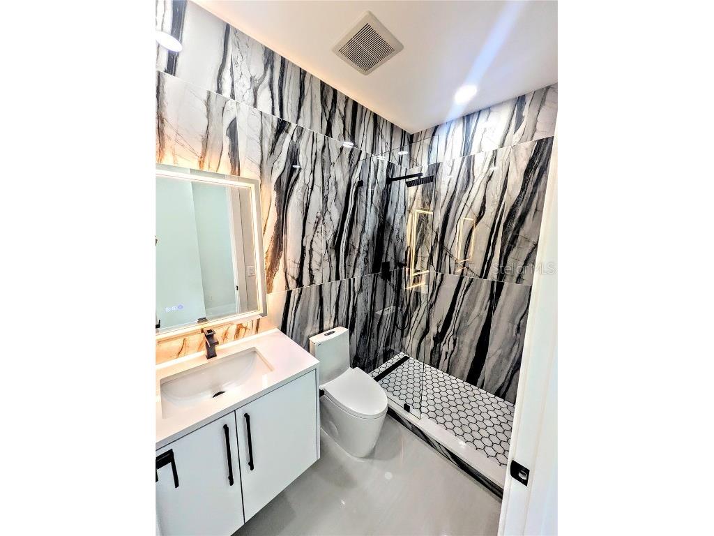 2194 Fruitville Road Sarasota FL 34237 A4662703 image23