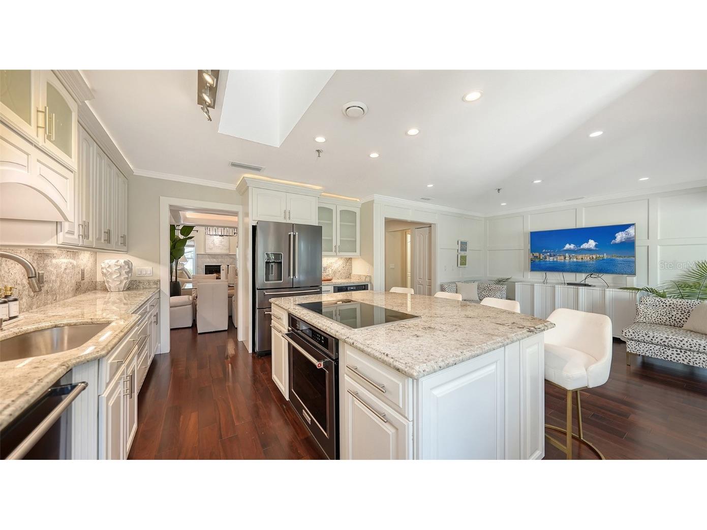 2195 Harbourside Drive #404 Longboat Key FL 34228 - GULF OF MEXICO A4635715 image21