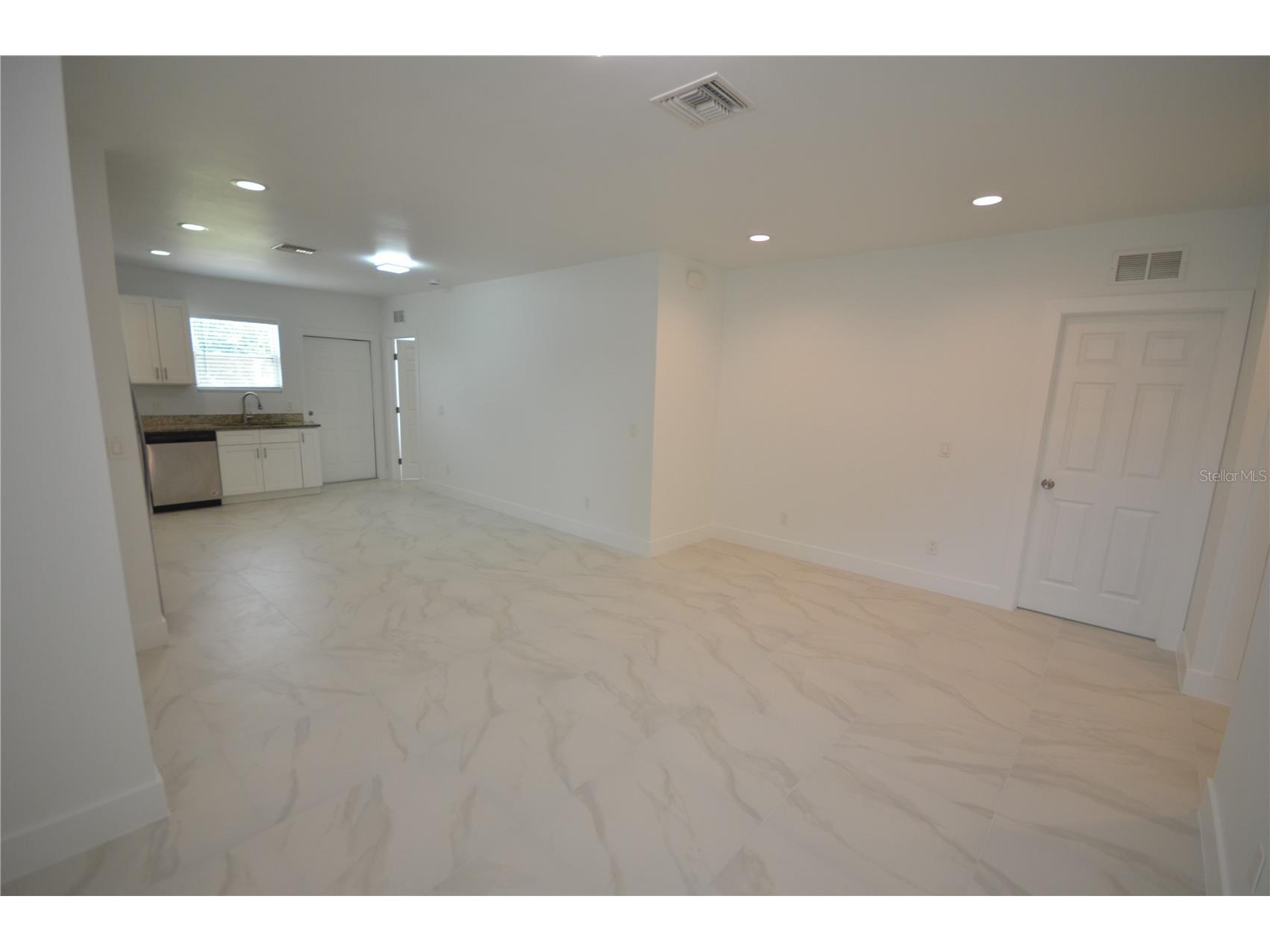 2197 Davis Court Fort Myers FL 33916 O6404158 image9