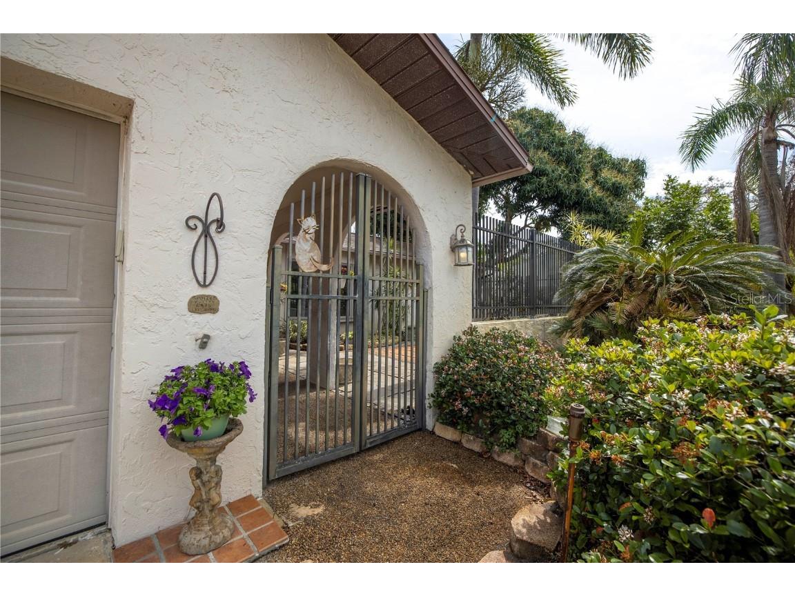 2197 Sunset Circle Largo FL 33774 U8194073 image1