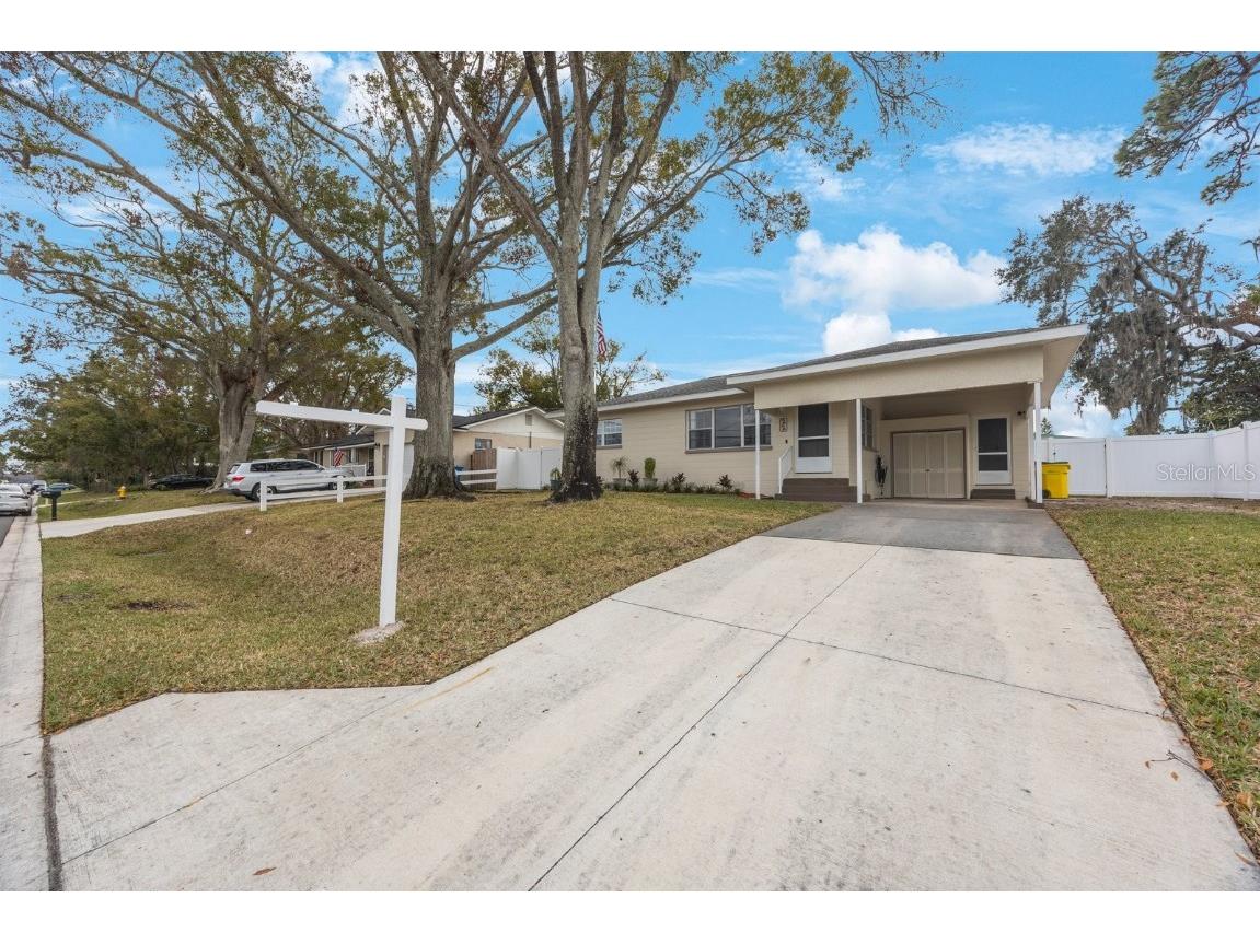 22 Lake Shore Drive Palm Harbor FL 34684 - TARPON LAKE TB8352996 image1