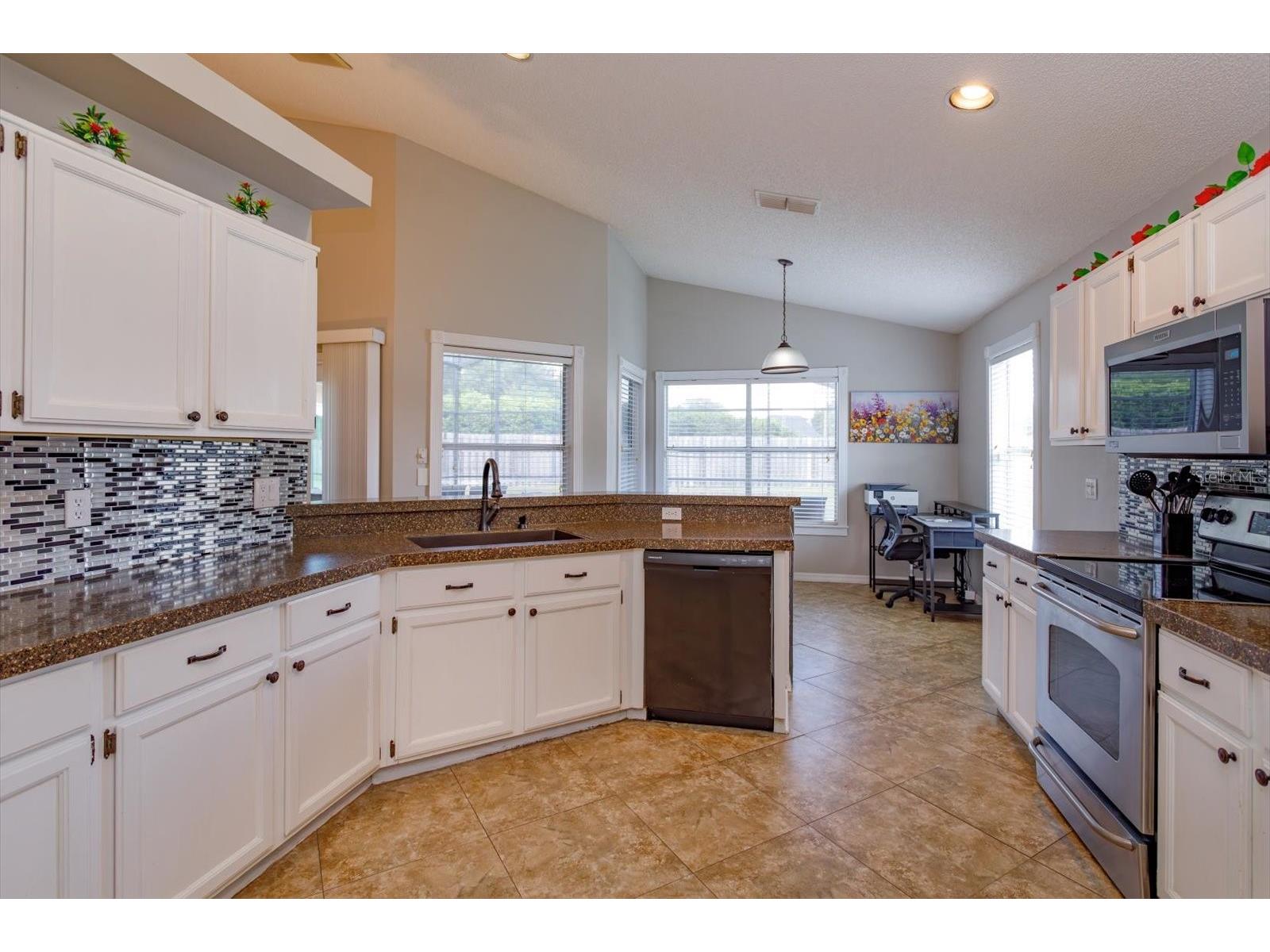 22 Moor Green Court Ocoee FL 34761 O6407381 image15