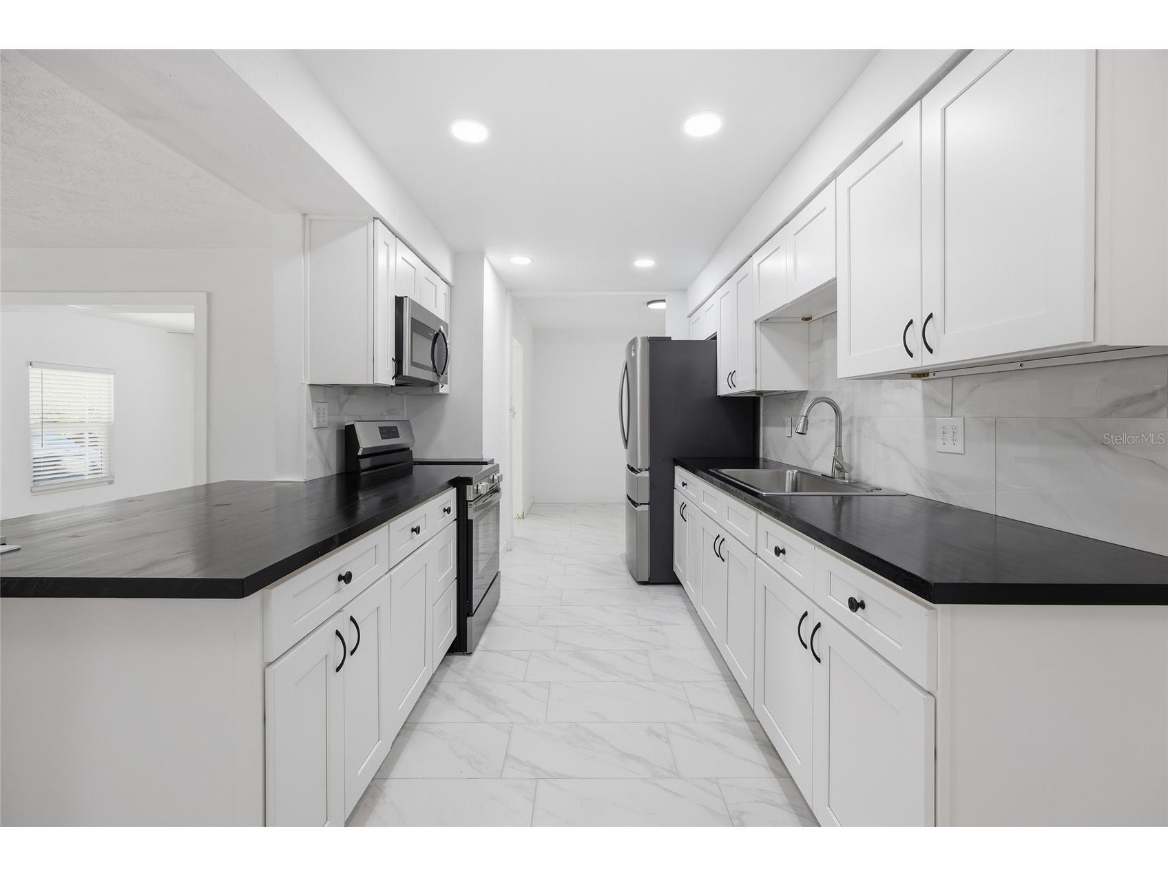 22 S Osceola Street Beverly Hills FL 34465 OM721055 image2