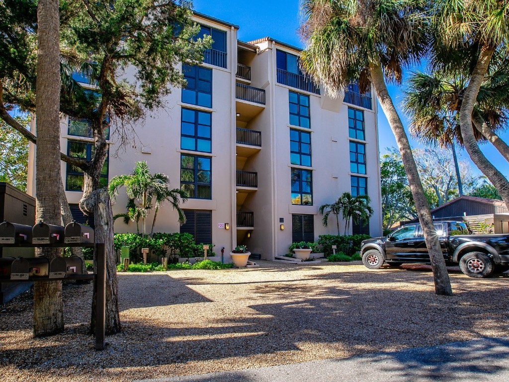 22 Sandy Cove Road #303 Sarasota FL 34242 - CEDAR LAKE BIG PASS A4564779 image1