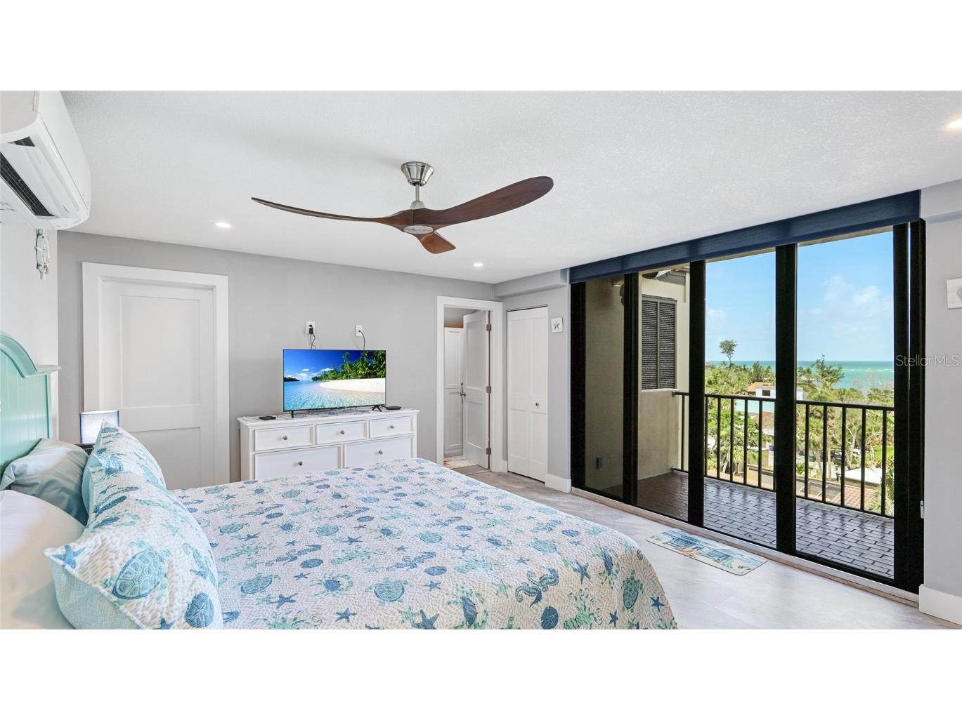 22 Sandy Cove Road #APT 10-5 Sarasota FL 34242 A4658557 image10
