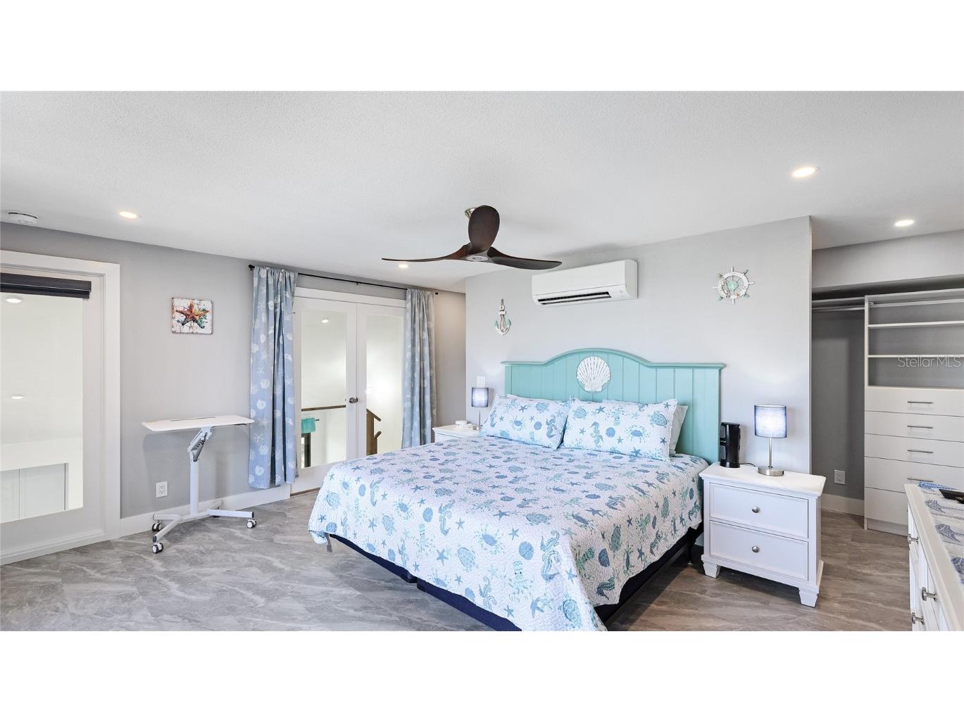 22 Sandy Cove Road #APT 10-5 Sarasota FL 34242 A4658557 image11