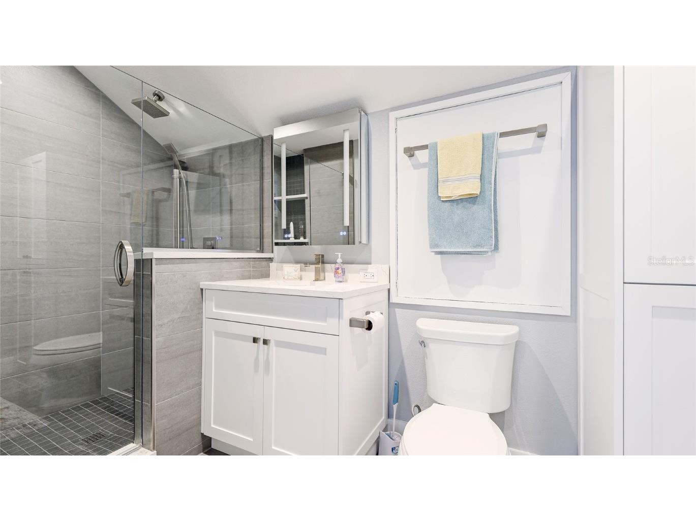 22 Sandy Cove Road #APT 10-5 Sarasota FL 34242 A4658557 image12