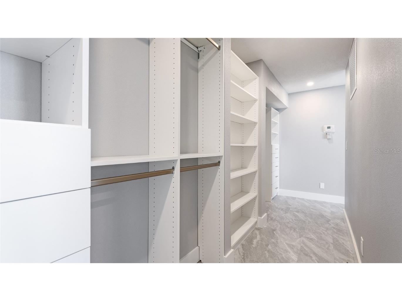 22 Sandy Cove Road #APT 10-5 Sarasota FL 34242 A4658557 image13