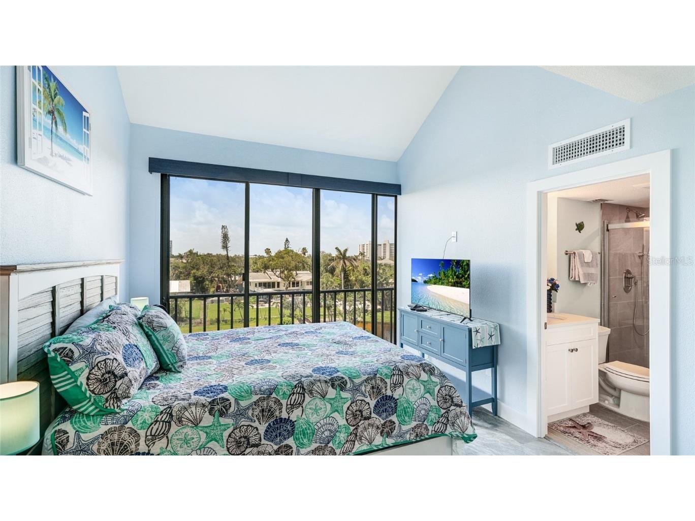 22 Sandy Cove Road #APT 10-5 Sarasota FL 34242 A4658557 image20
