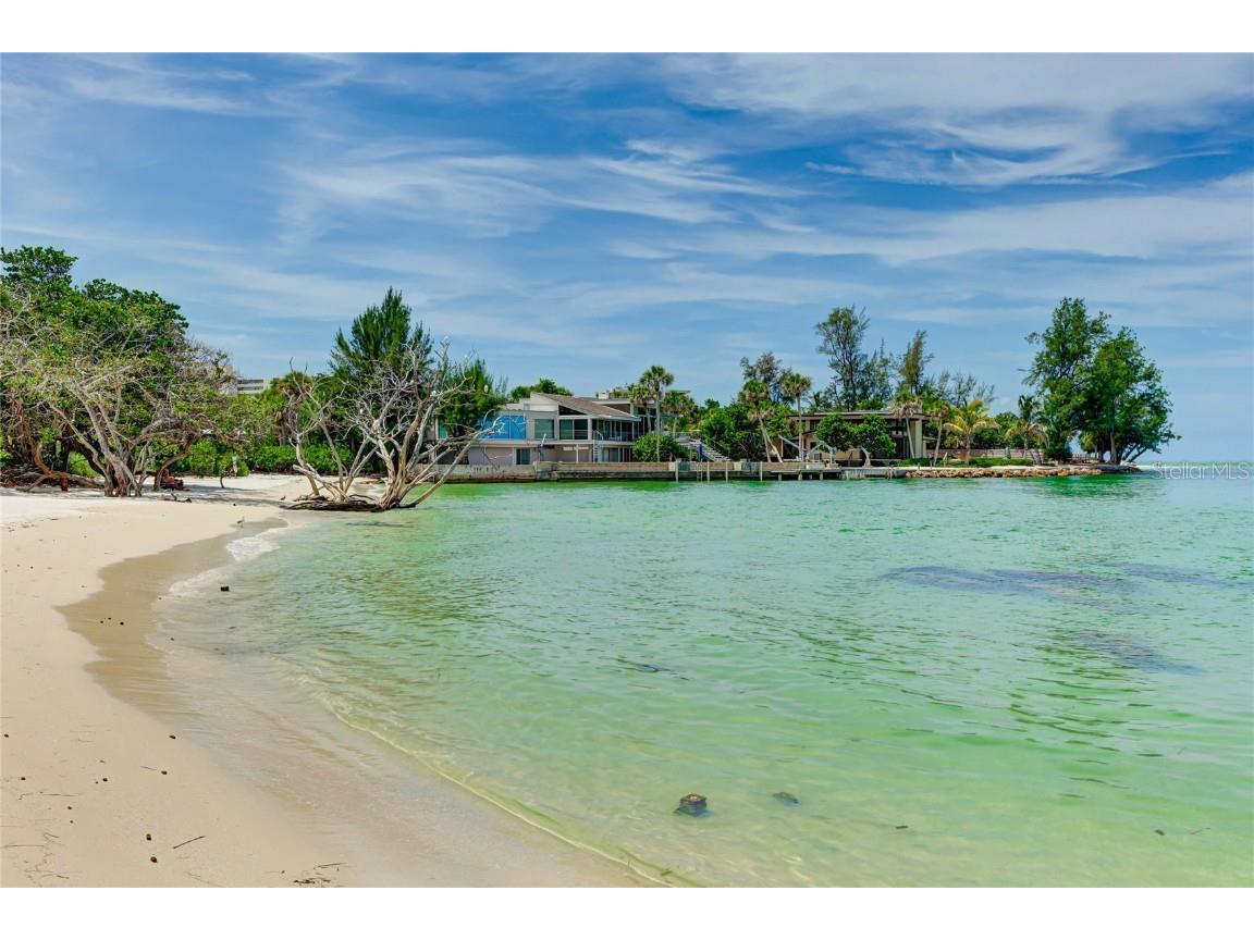 22 Sandy Cove Road #APT 10-5 Sarasota FL 34242 A4658557 image34