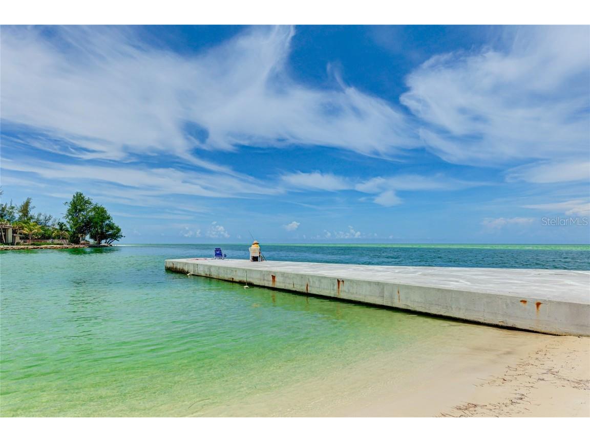 22 Sandy Cove Road #APT 10-5 Sarasota FL 34242 A4658557 image35