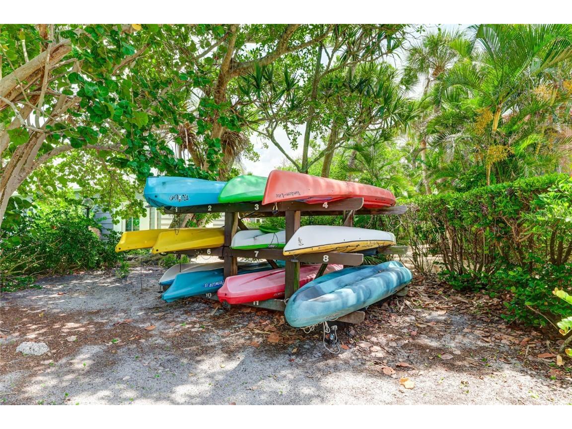 22 Sandy Cove Road #APT 10-5 Sarasota FL 34242 A4658557 image37