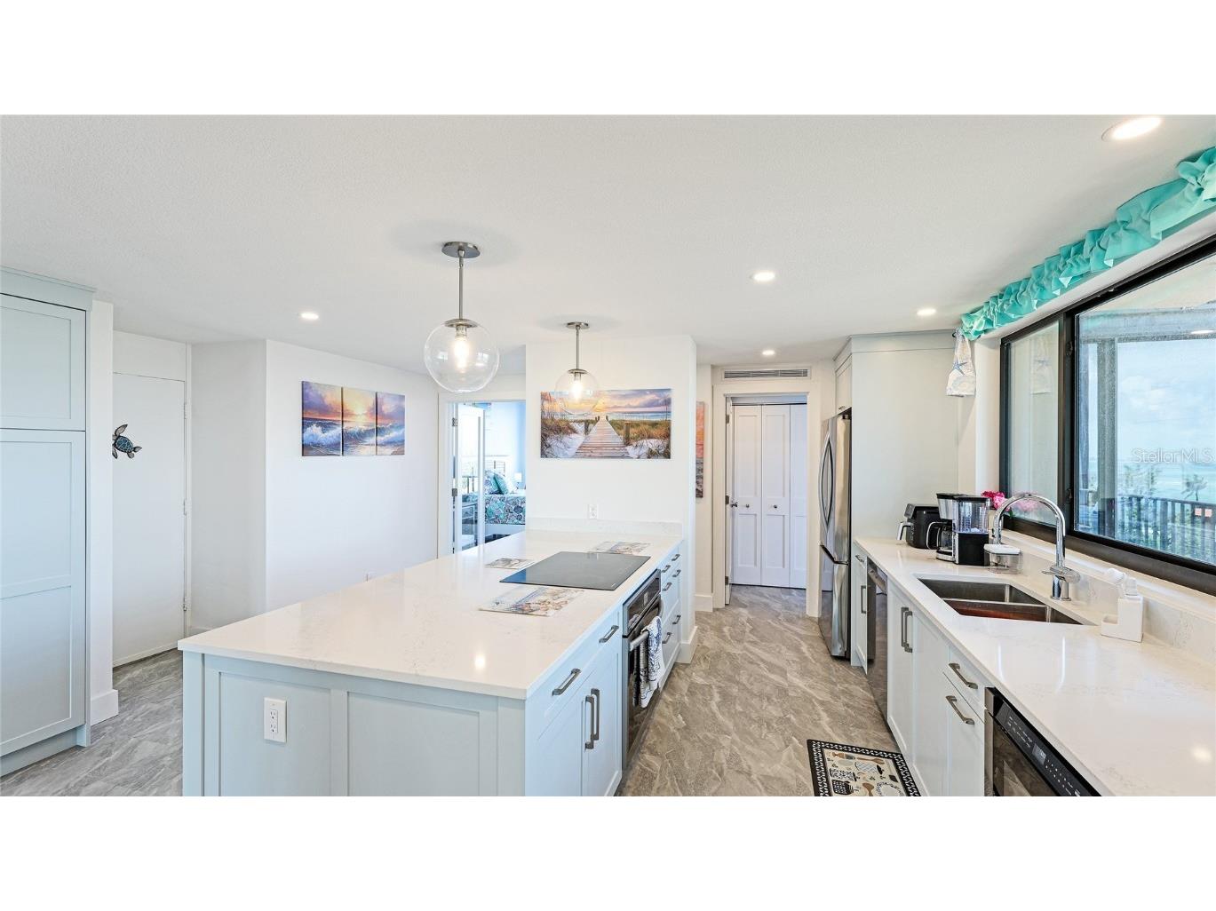 22 Sandy Cove Road #APT 10-5 Sarasota FL 34242 A4658557 image8