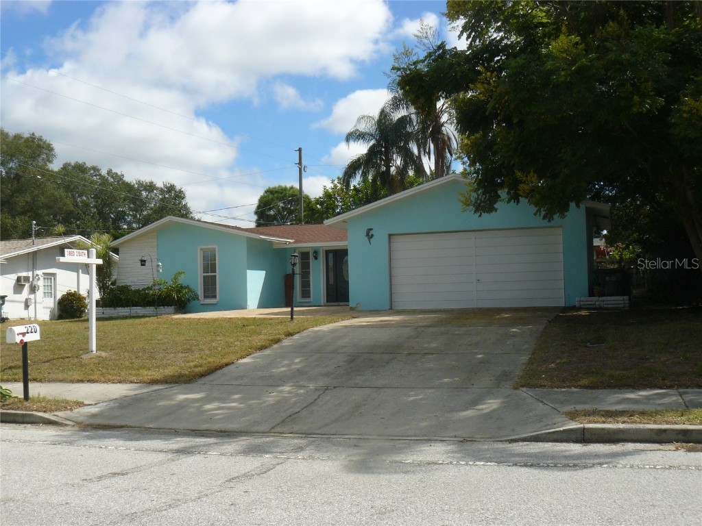 220 20th Street SW Largo FL 33770 U8215528 image1