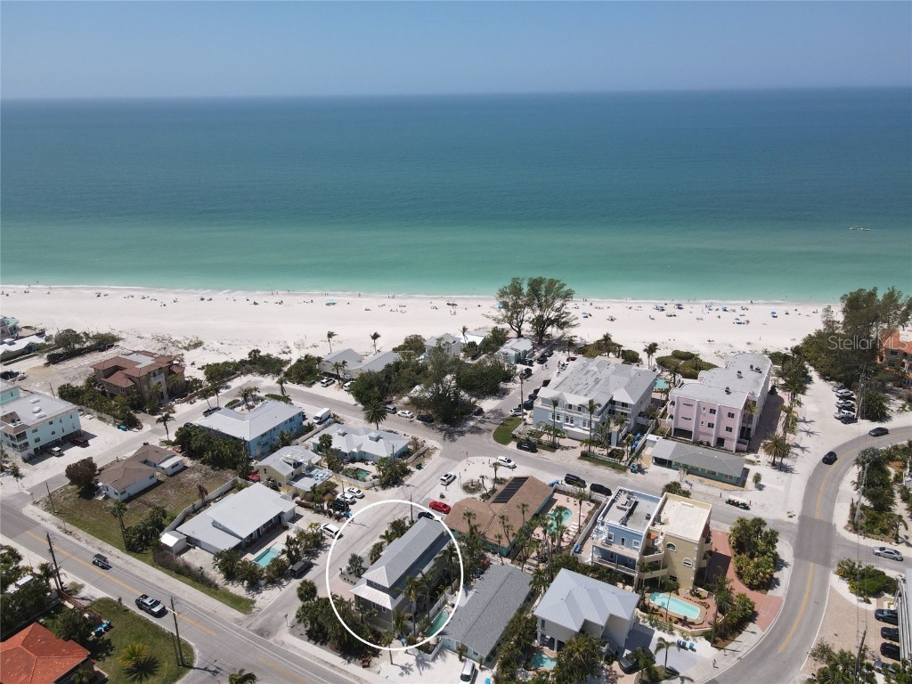 220 36th Street Holmes Beach FL 34217 - GULF OF MEXICO A4664041 image1