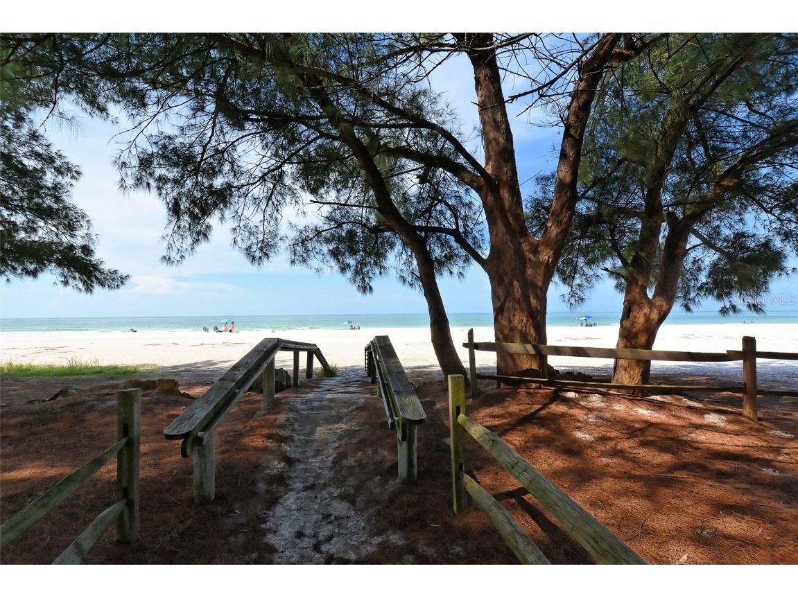 220 36th Street Holmes Beach FL 34217 - GULF OF MEXICO A4664041 image56