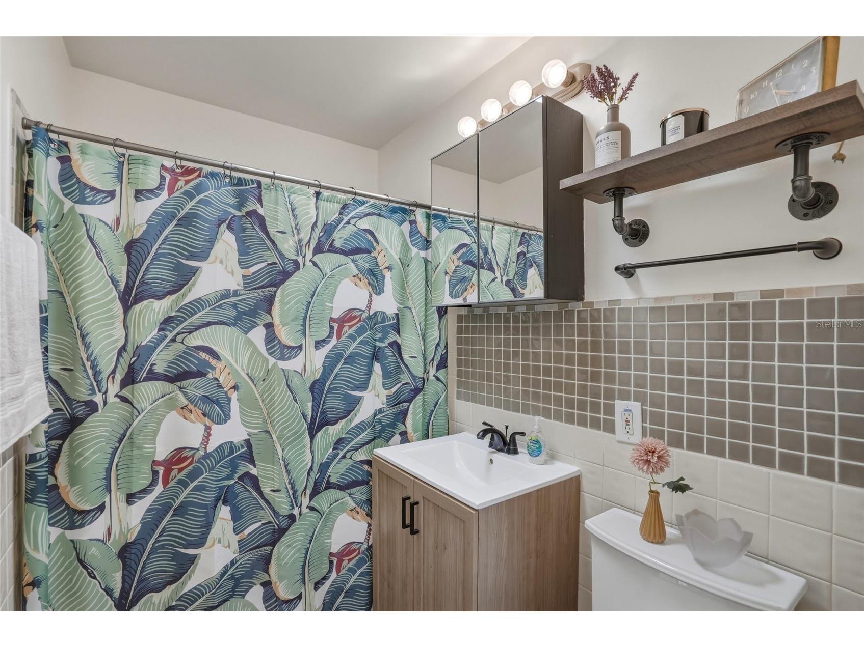 220 45th Avenue S Saint Petersburg FL 33705 TB8489649 image16