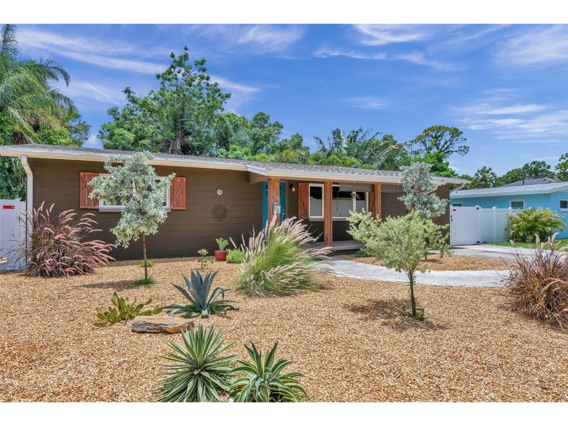 220 45th Avenue S Saint Petersburg FL 33705 U8203324 image1