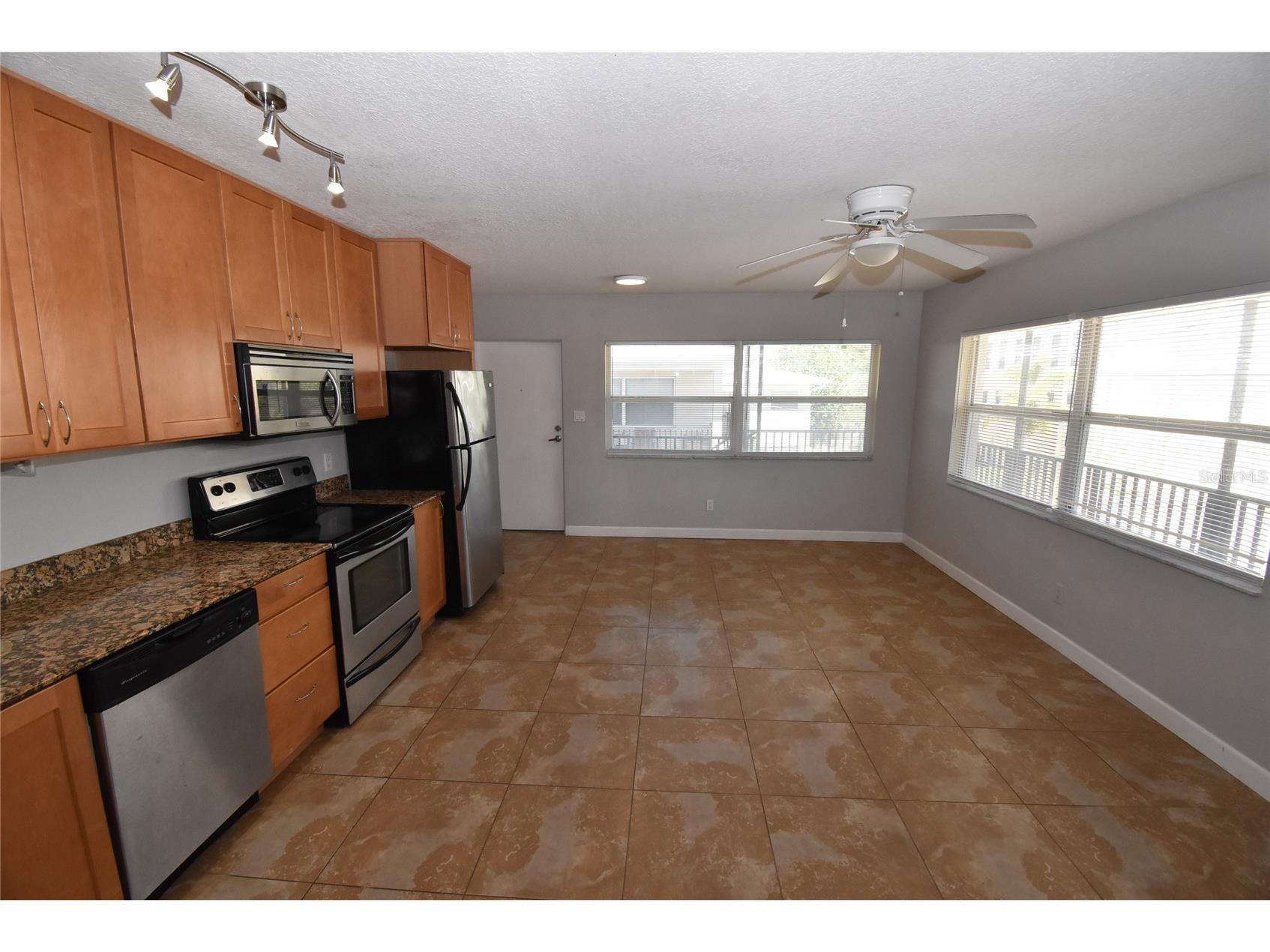 220 6th Avenue N #11 Saint Petersburg FL 33701 C7527176 image8