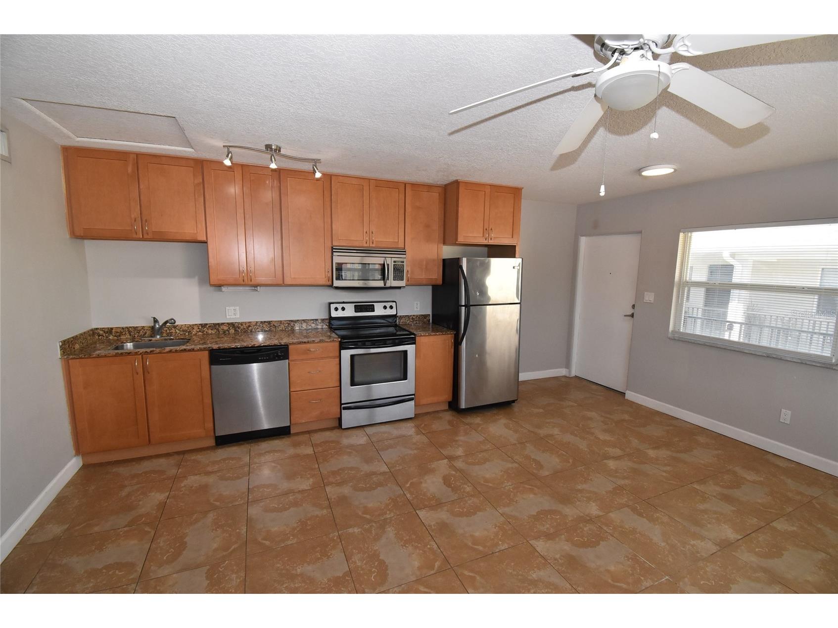 220 6th Avenue N #11 Saint Petersburg FL 33701 C7527176 image9