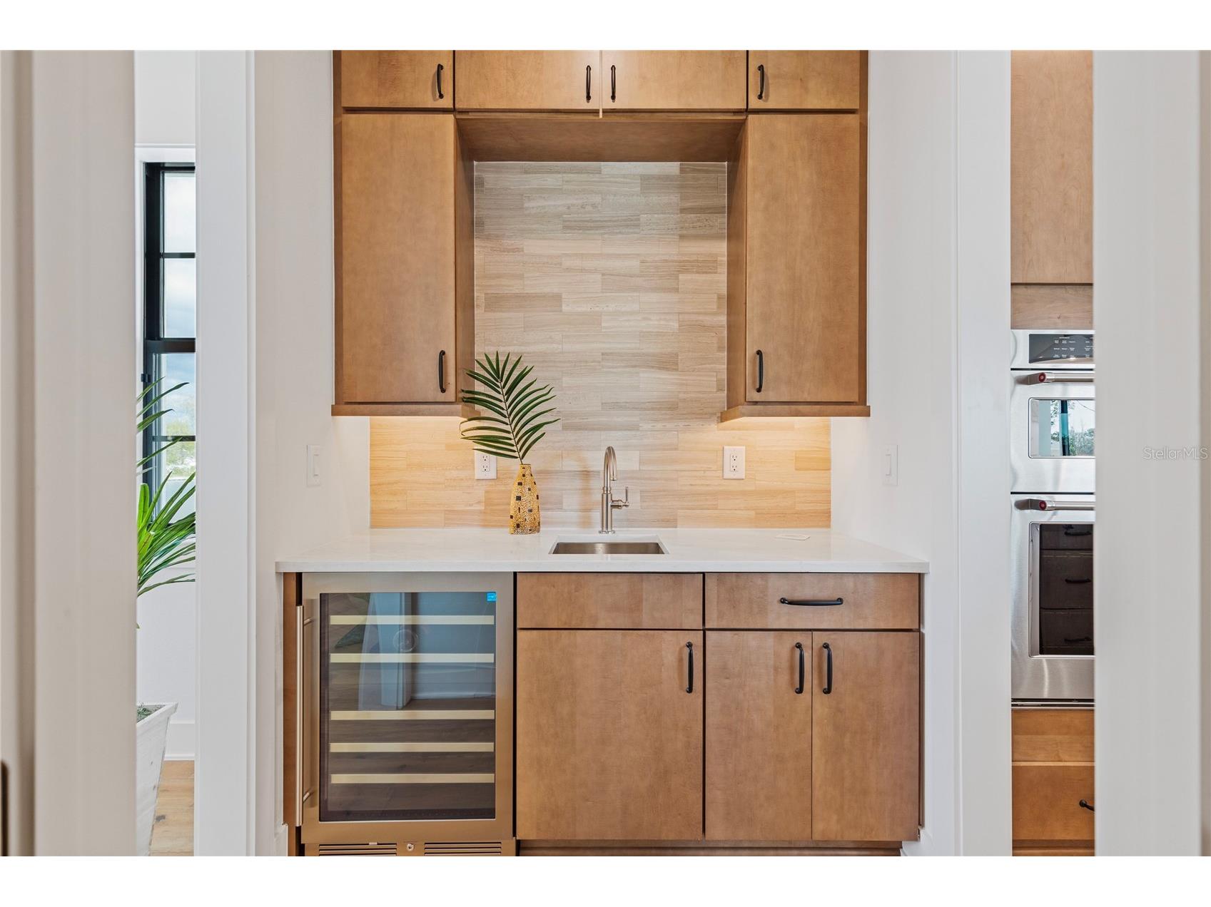 220 90th Avenue NE Saint Petersburg FL 33702 TB8423274 image19