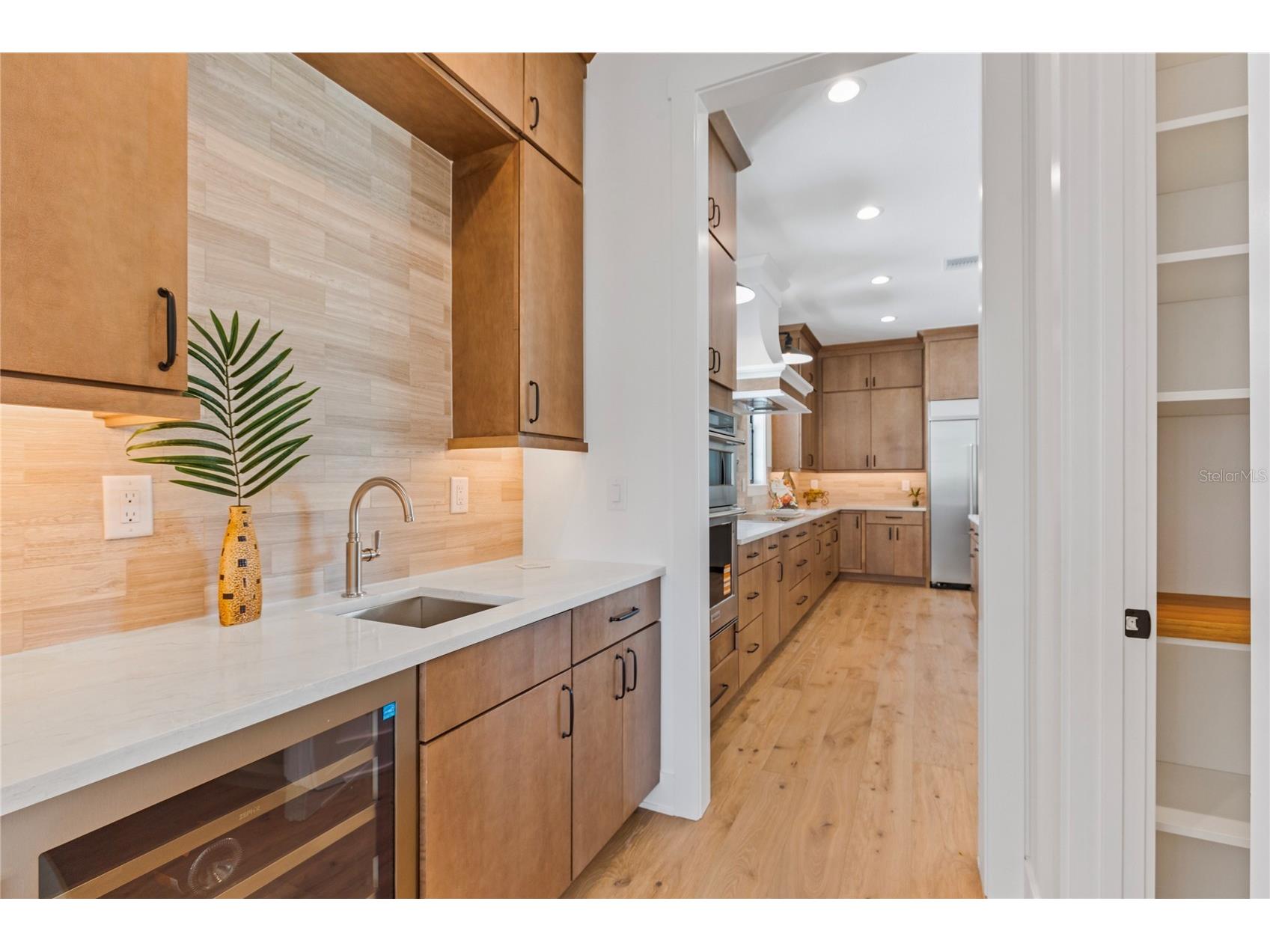 220 90th Avenue NE Saint Petersburg FL 33702 TB8423274 image20