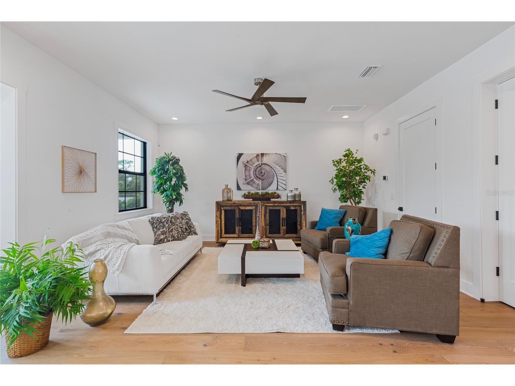 220 90th Avenue NE Saint Petersburg FL 33702 TB8423274 image23