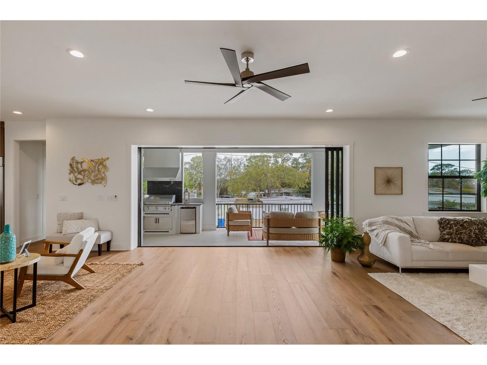 220 90th Avenue NE Saint Petersburg FL 33702 TB8423274 image25