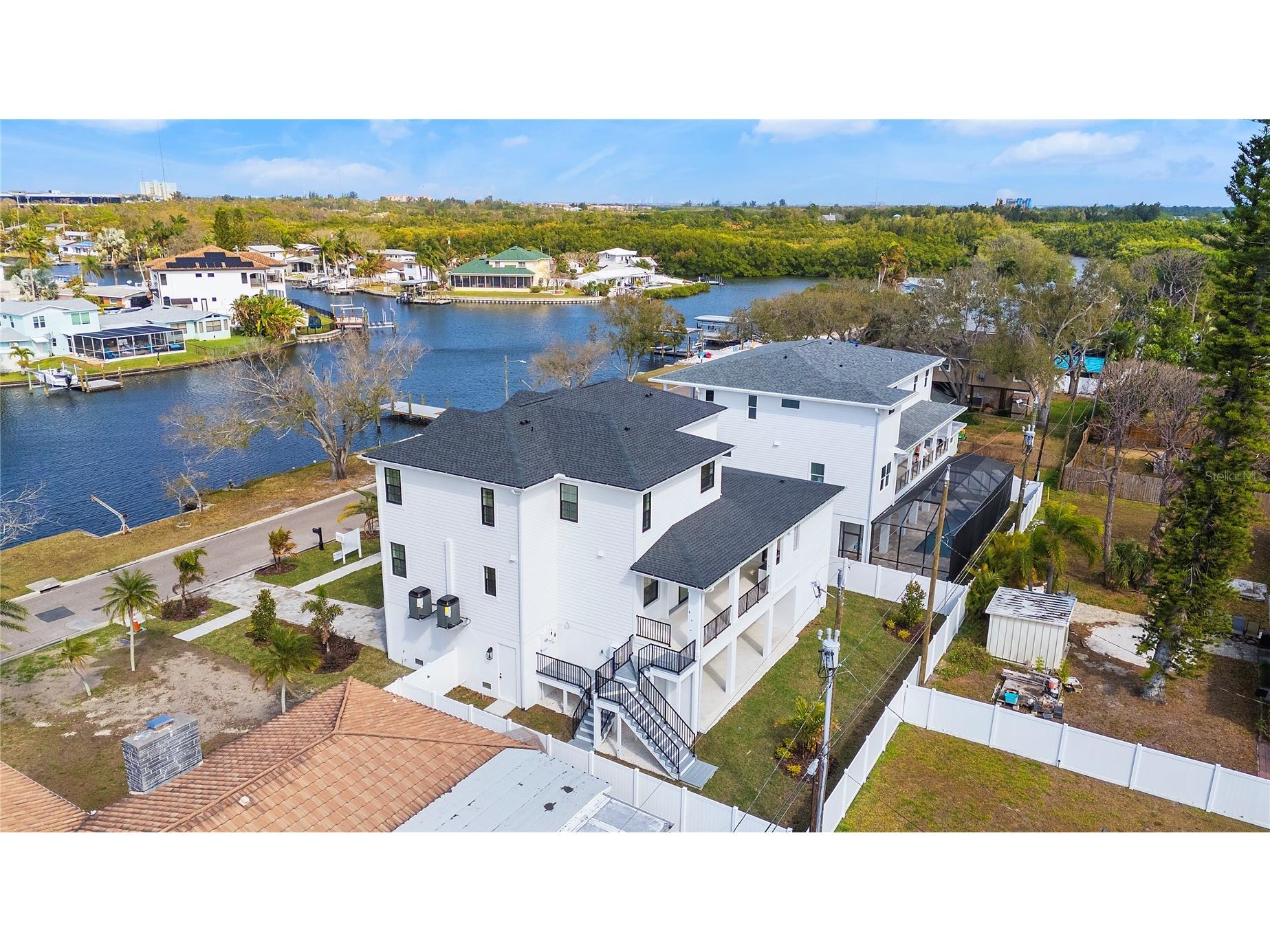 220 90th Avenue NE Saint Petersburg FL 33702 TB8423274 image3