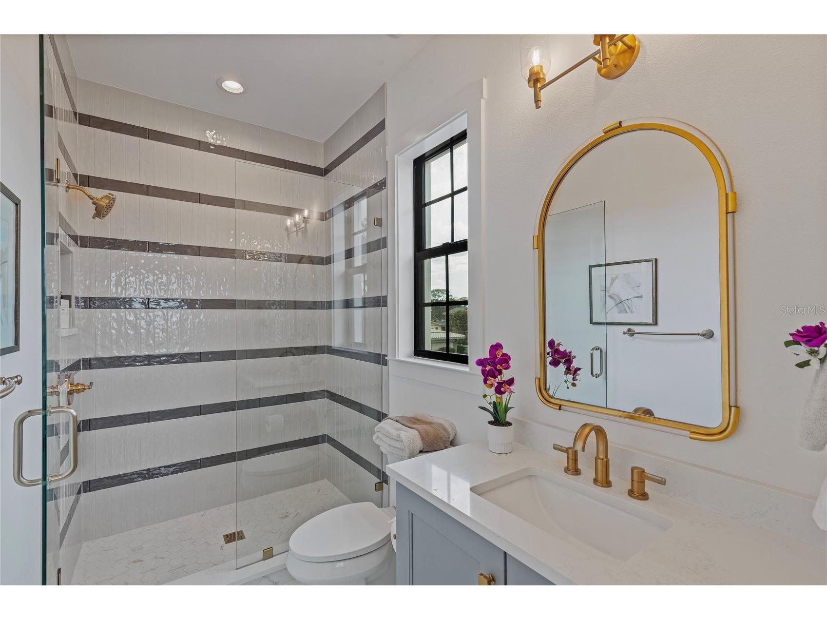 220 90th Avenue NE Saint Petersburg FL 33702 TB8423274 image33
