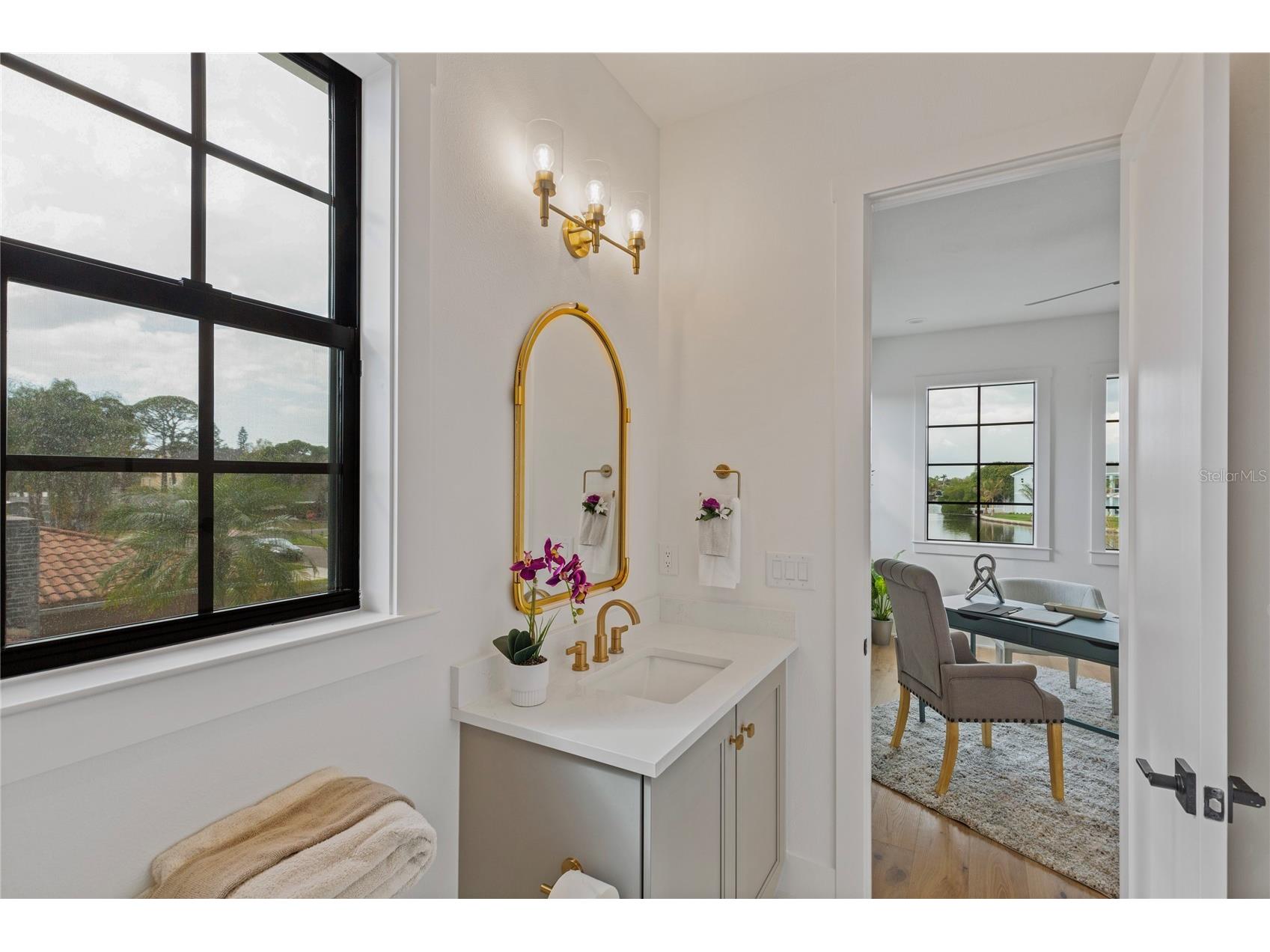220 90th Avenue NE Saint Petersburg FL 33702 TB8423274 image34
