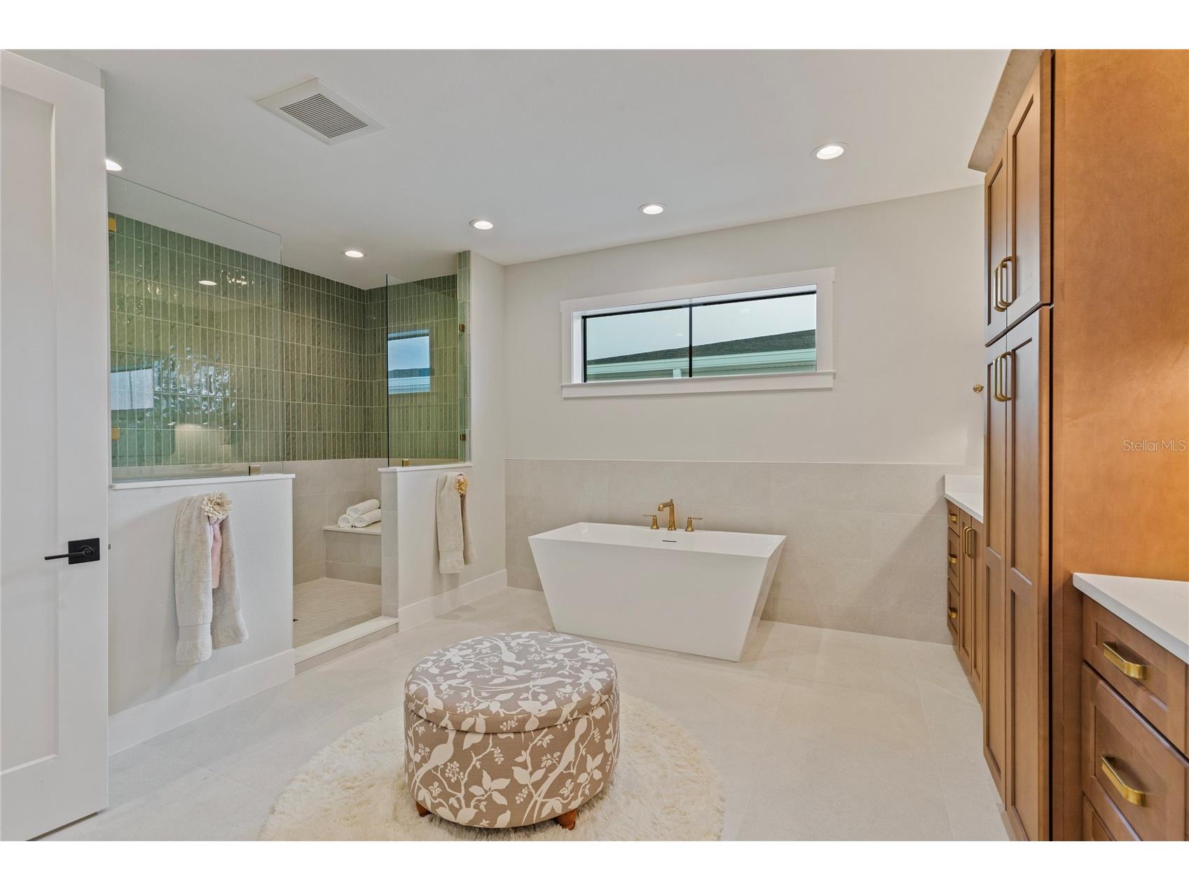 220 90th Avenue NE Saint Petersburg FL 33702 TB8423274 image44