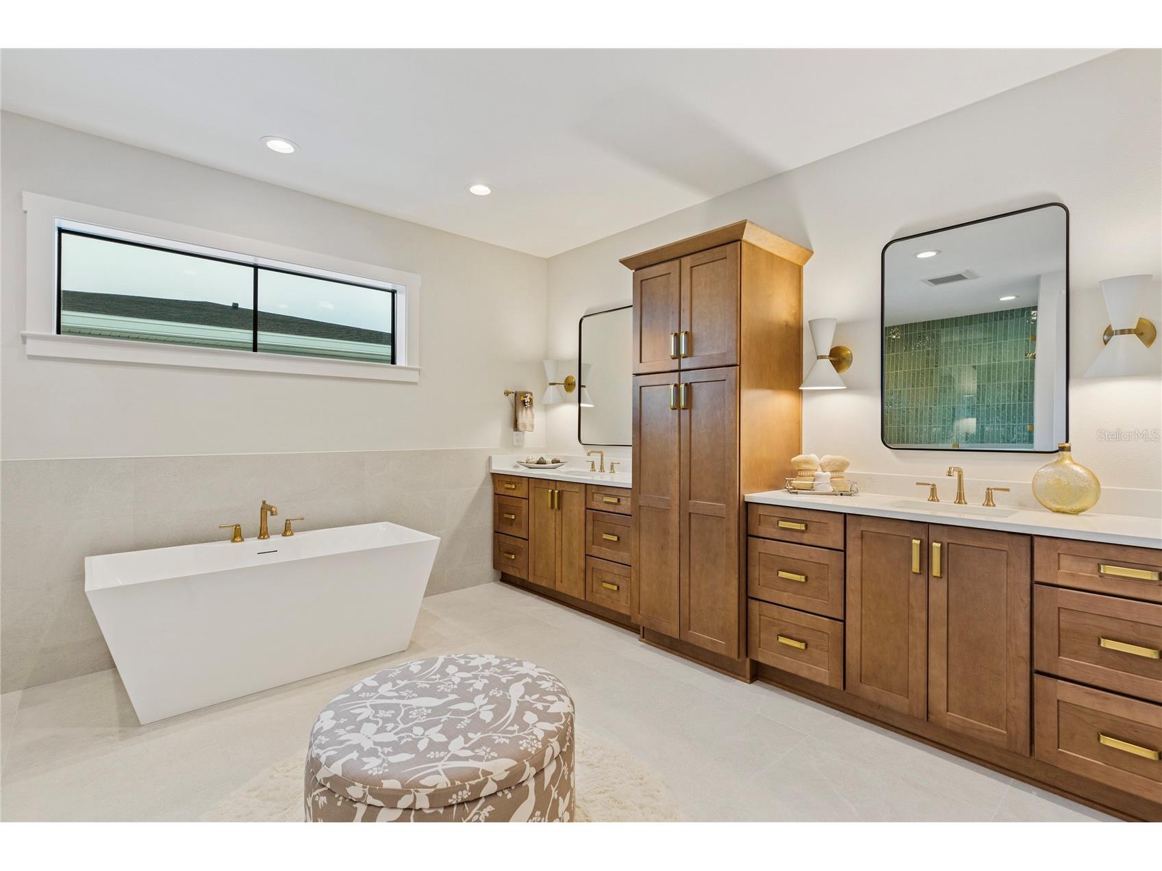 220 90th Avenue NE Saint Petersburg FL 33702 TB8423274 image45