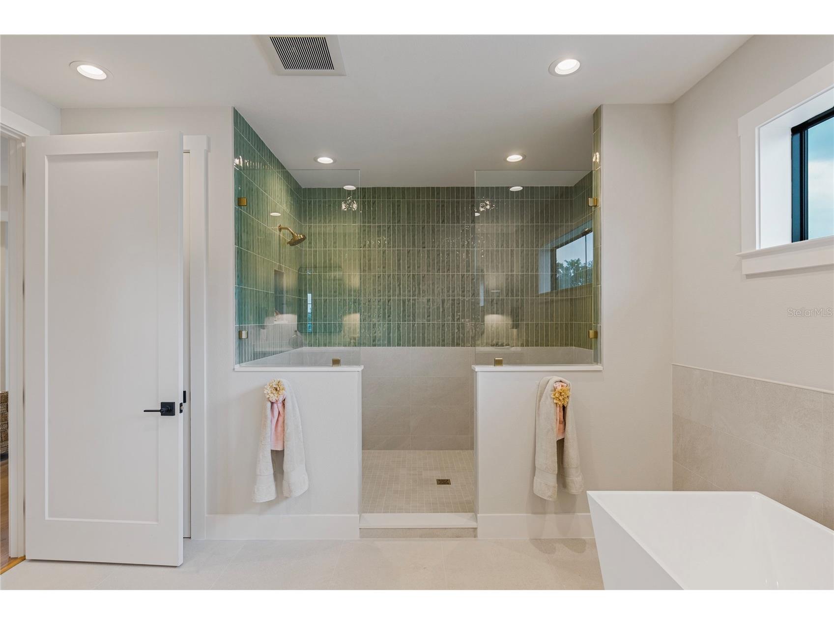 220 90th Avenue NE Saint Petersburg FL 33702 TB8423274 image46