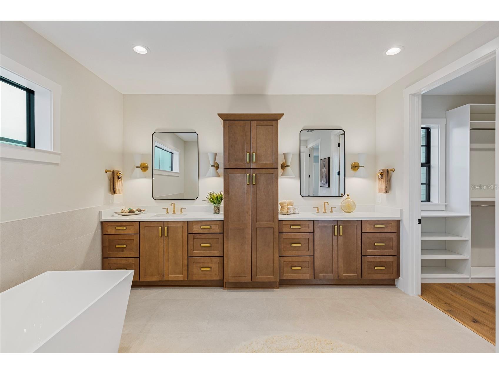220 90th Avenue NE Saint Petersburg FL 33702 TB8423274 image48