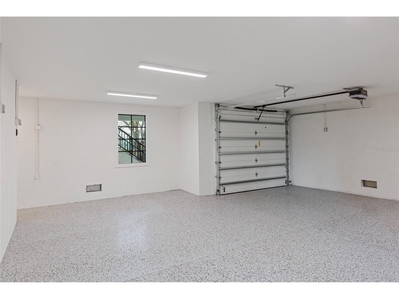 220 90th Avenue NE Saint Petersburg FL 33702 TB8423274 image64