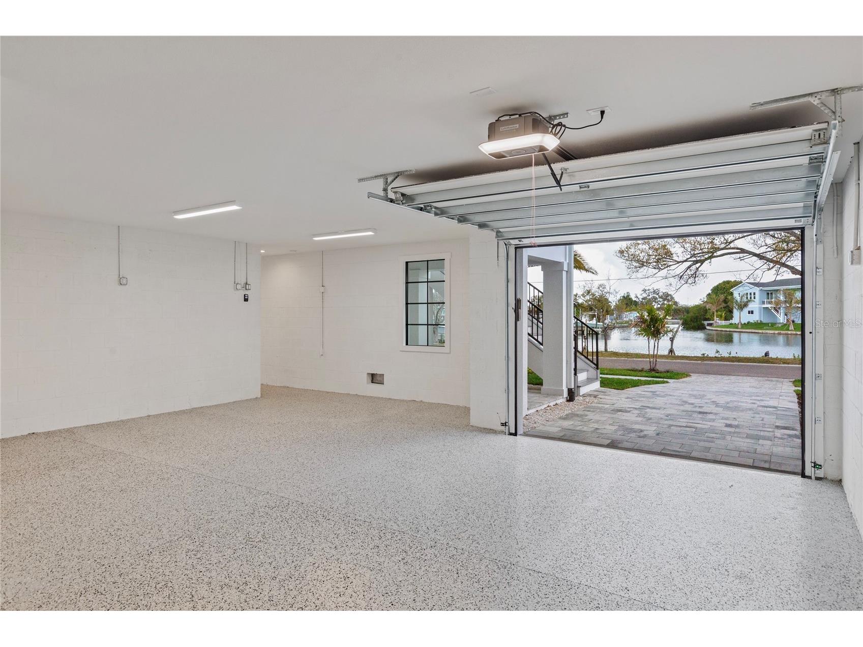 220 90th Avenue NE Saint Petersburg FL 33702 TB8423274 image66