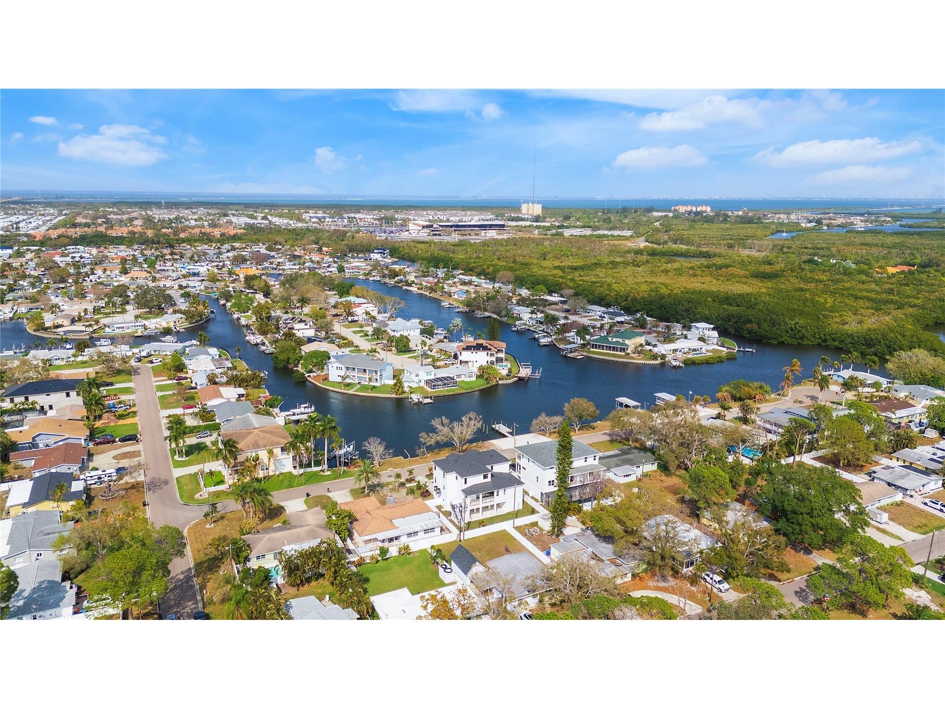 220 90th Avenue NE Saint Petersburg FL 33702 TB8423274 image68