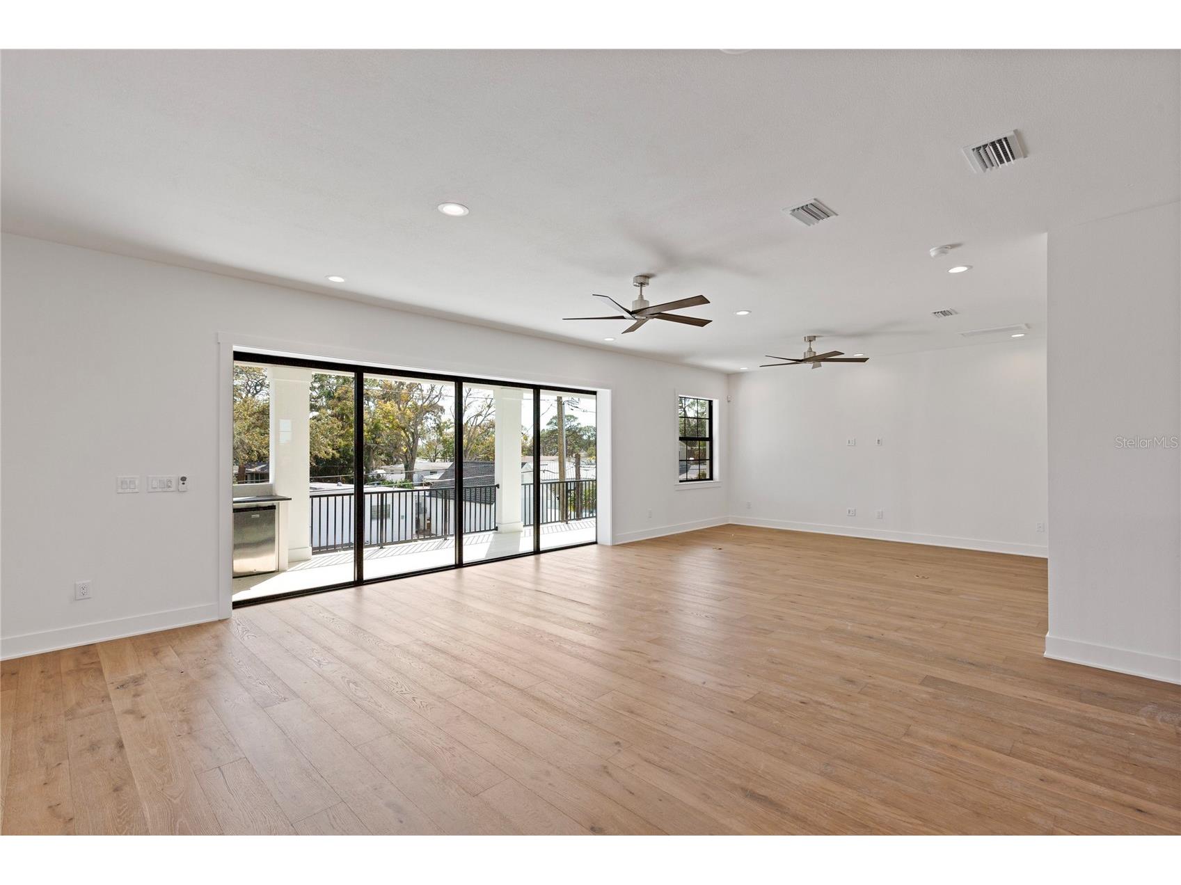 220 90th Avenue NE Saint Petersburg FL 33702 TB8423274 image72