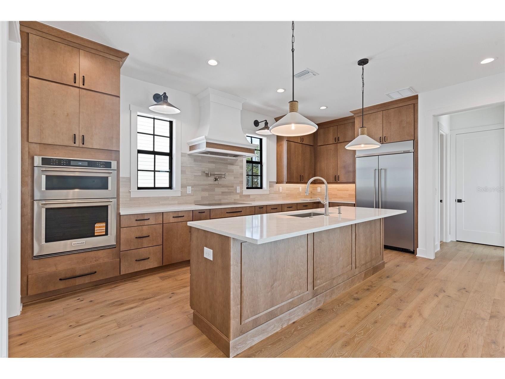 220 90th Avenue NE Saint Petersburg FL 33702 TB8423274 image73