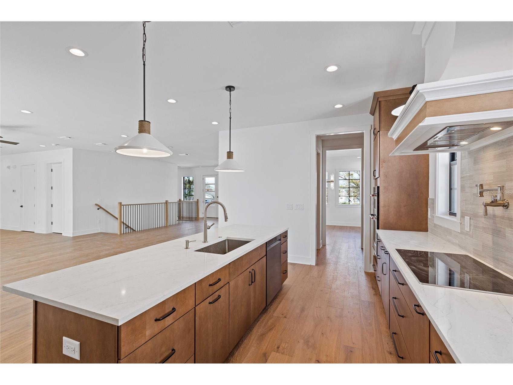 220 90th Avenue NE Saint Petersburg FL 33702 TB8423274 image79