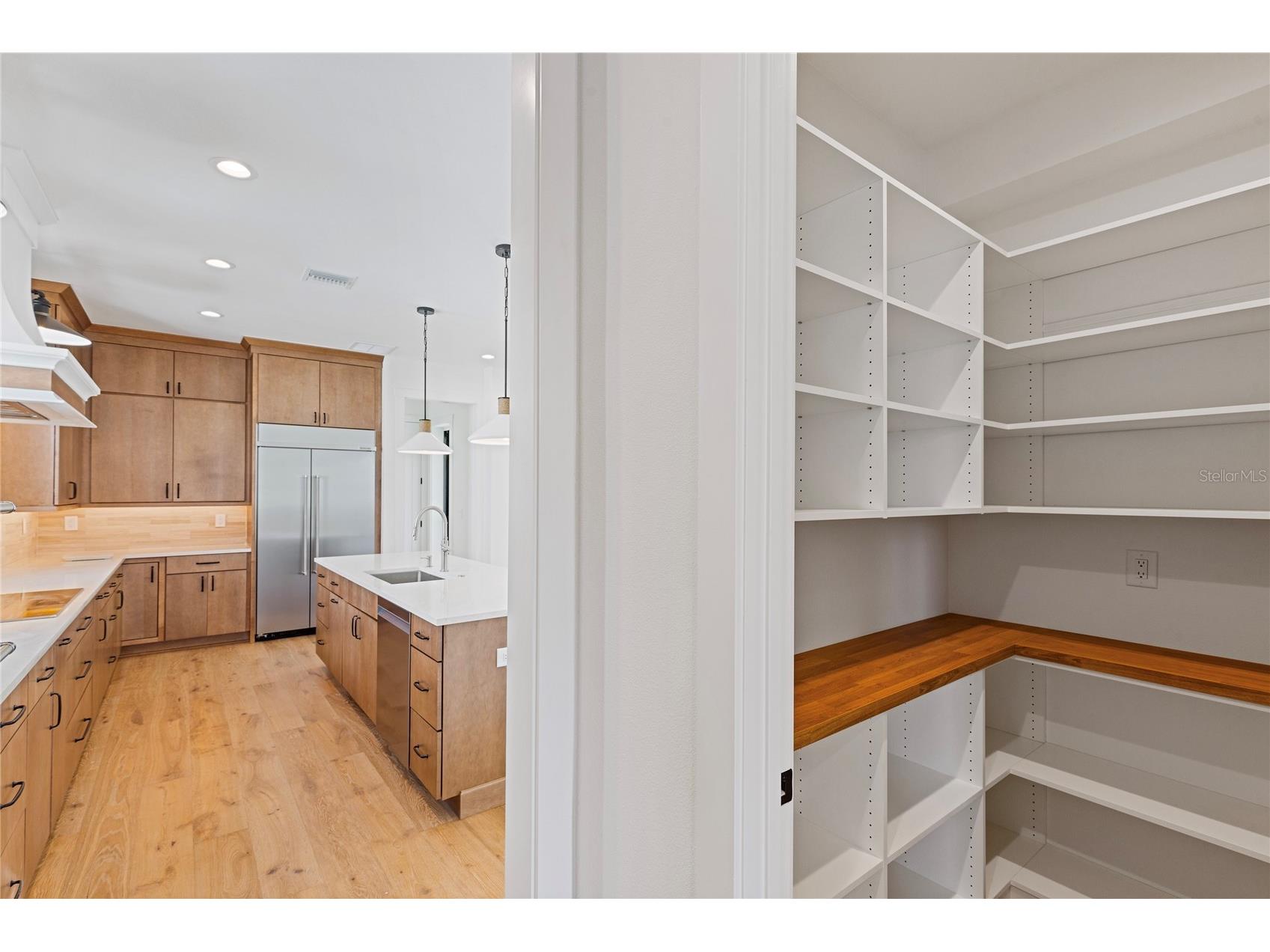 220 90th Avenue NE Saint Petersburg FL 33702 TB8423274 image81