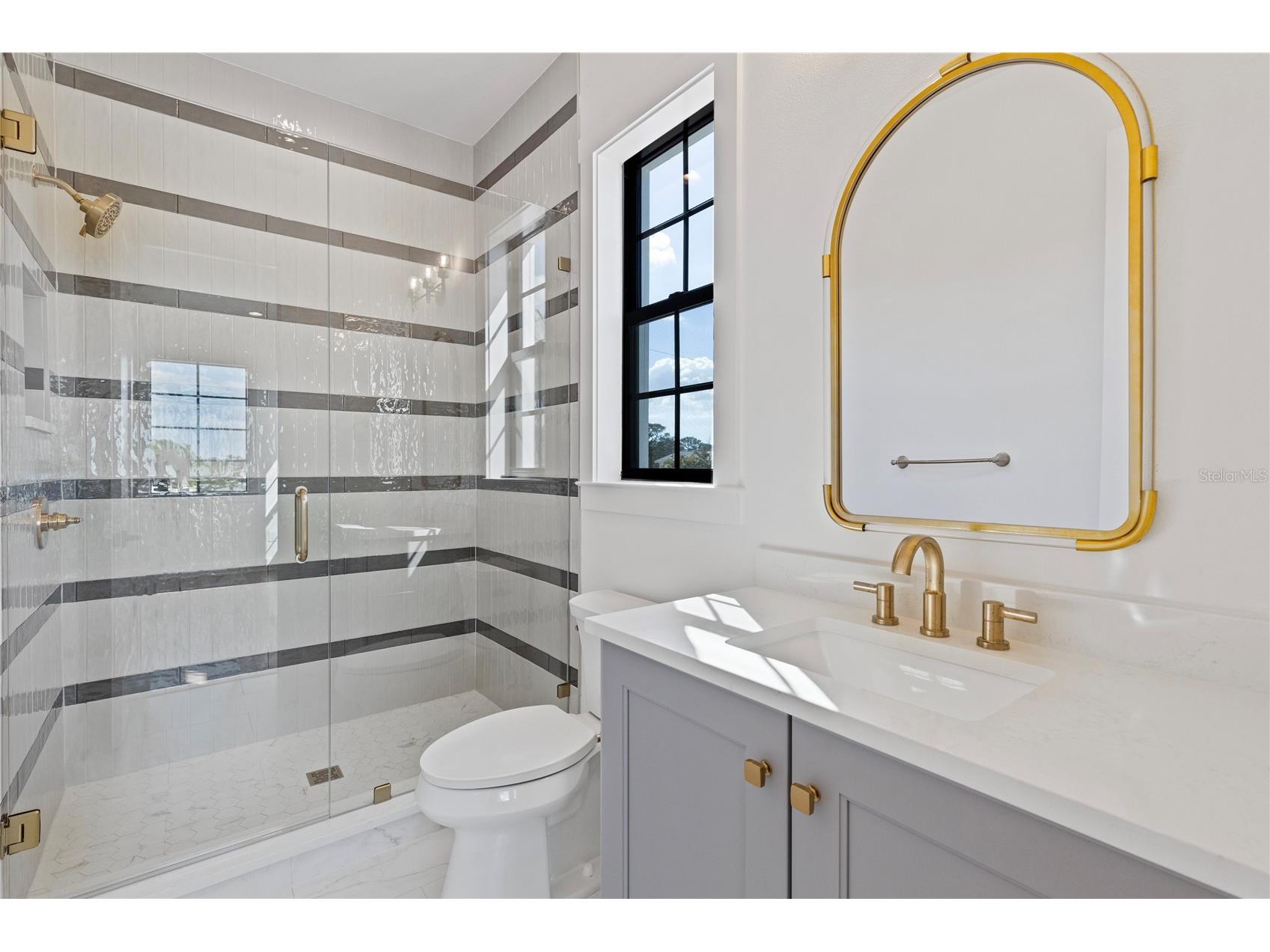 220 90th Avenue NE Saint Petersburg FL 33702 TB8423274 image92