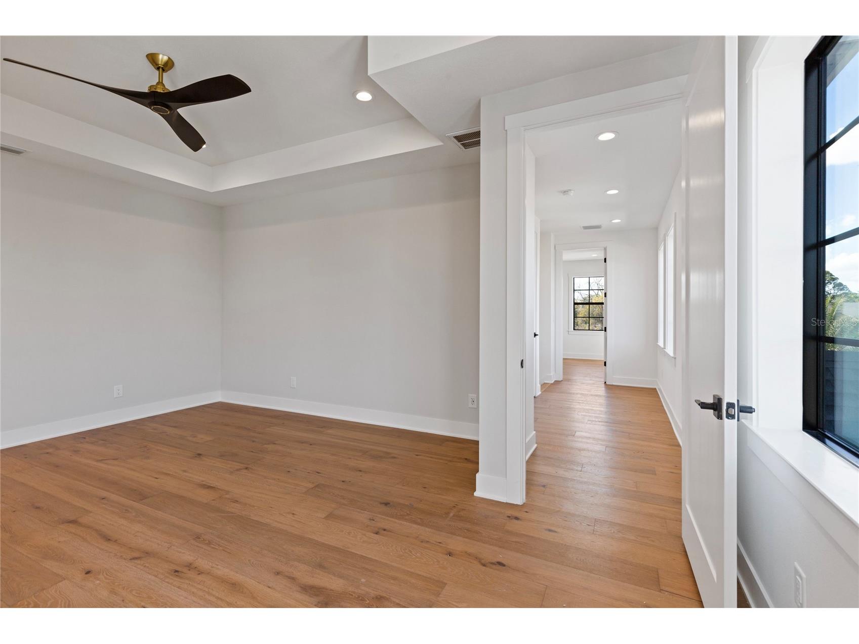 220 90th Avenue NE Saint Petersburg FL 33702 TB8423274 image94