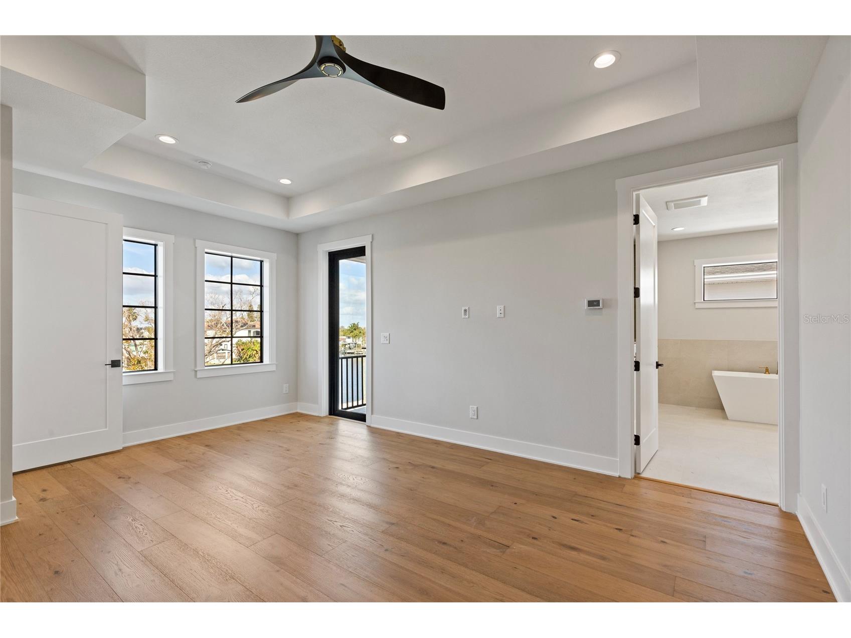 220 90th Avenue NE Saint Petersburg FL 33702 TB8423274 image95