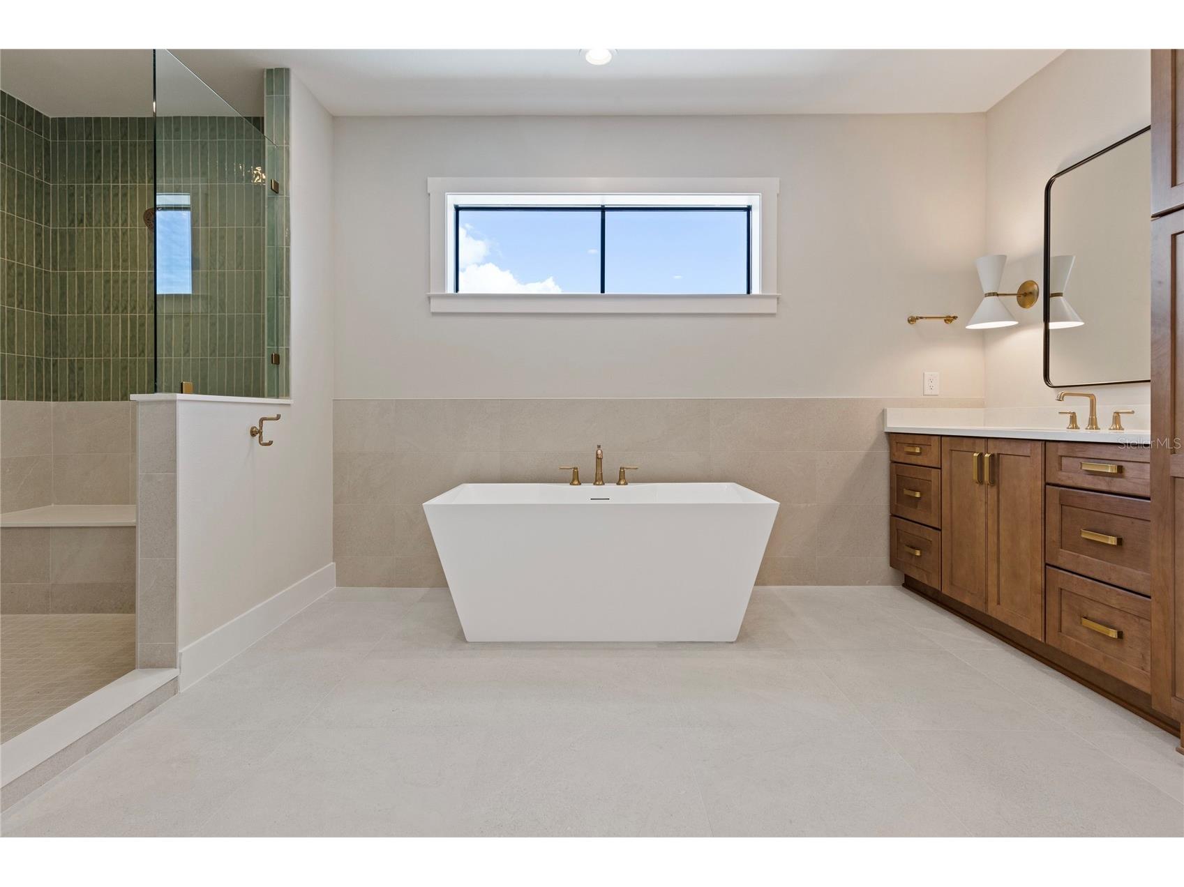 220 90th Avenue NE Saint Petersburg FL 33702 TB8423274 image96