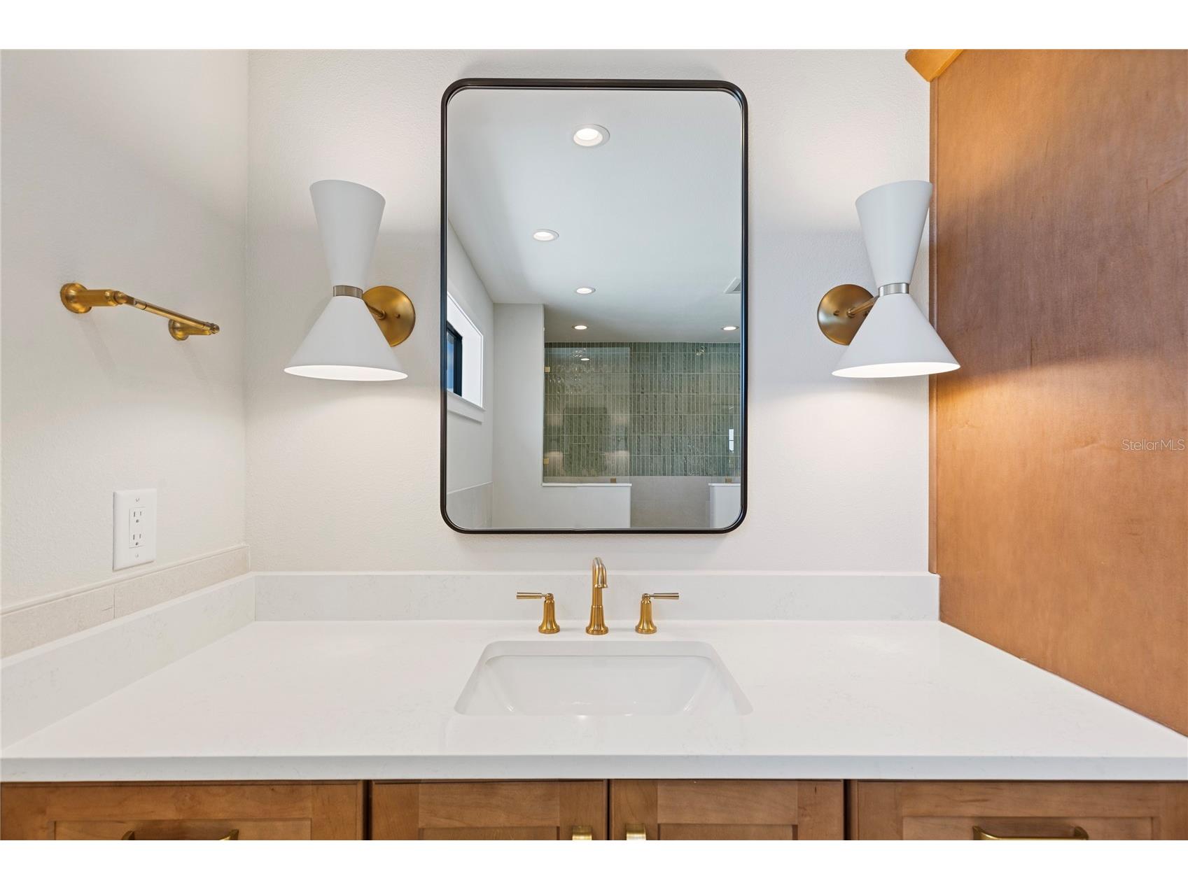 220 90th Avenue NE Saint Petersburg FL 33702 TB8423274 image97